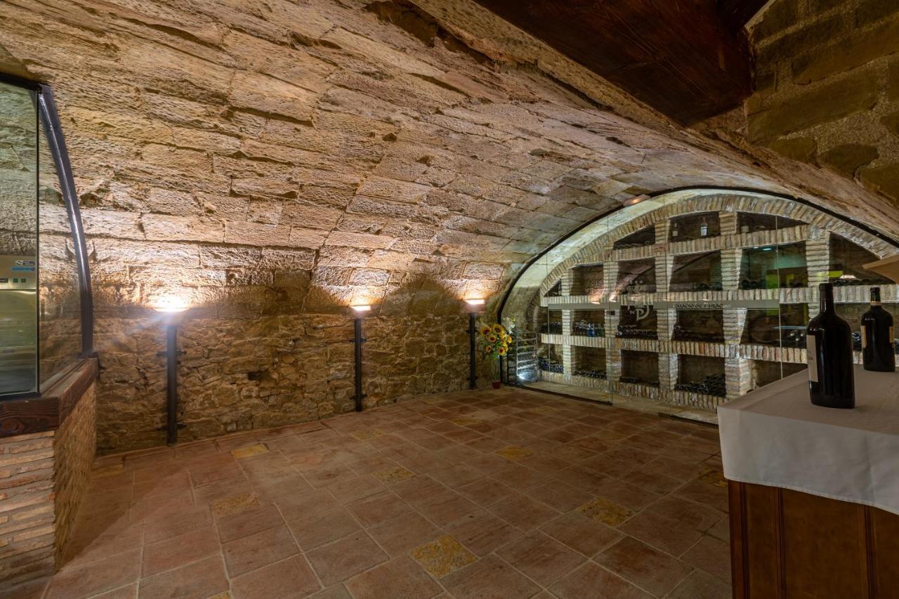 Palacio De Pujadas Виана Екстериор снимка